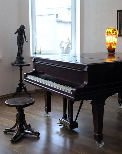 Piano Accessories for Improving Your Piano Performance
