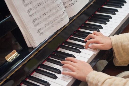 Should You Learn On A Piano or a Keyboard?