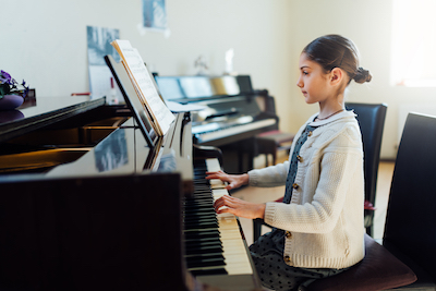 Playing Piano And Engaging Your Brain Two Hands At A Time
