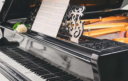 The Advantages of Buying a Used Grand Piano Over New